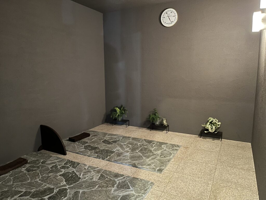 炉之宿の岩盤浴室