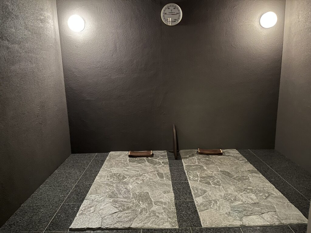 野村之宿「釜之宿」の岩盤浴室